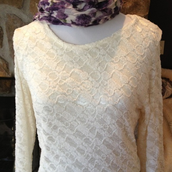 Off white top, 3/4 length sleeves - Picture 1 of 6